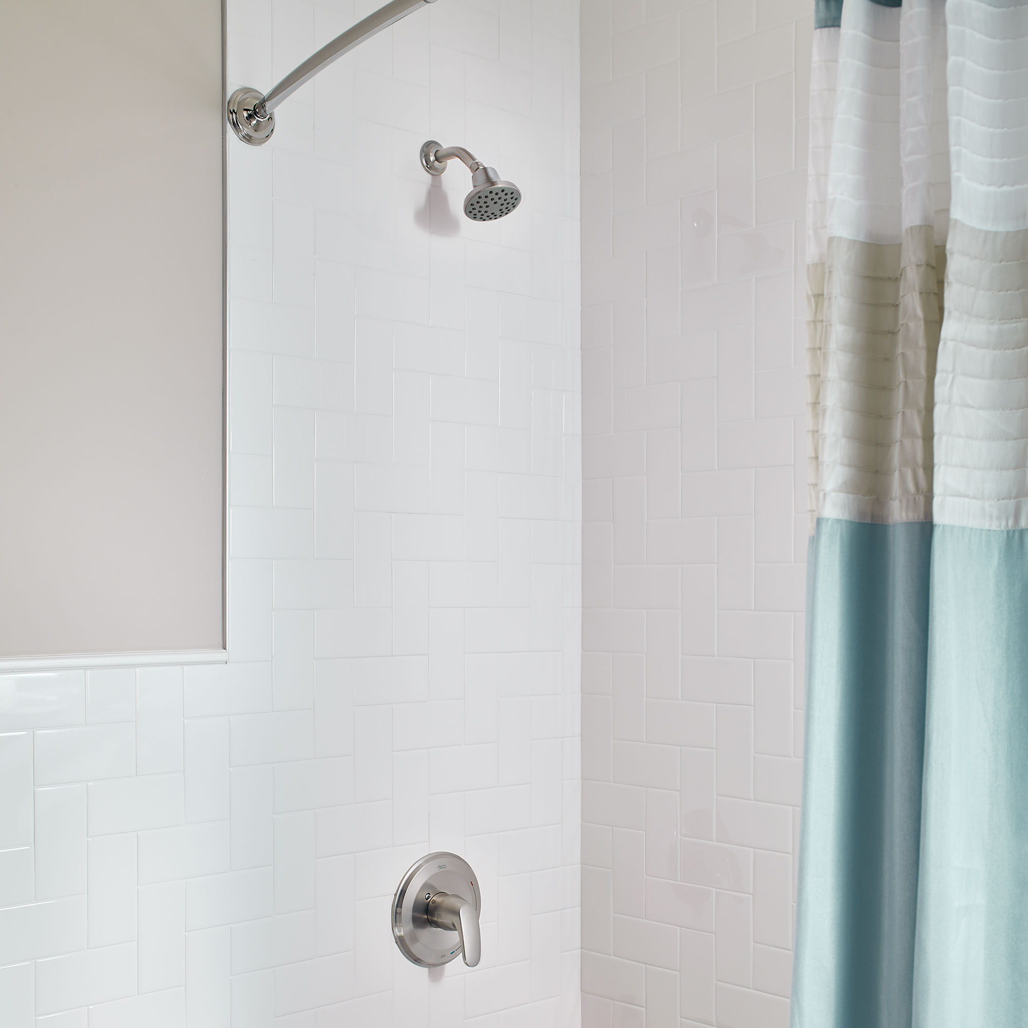 Colony® Pro 1.75 gpm/6.6 L/min Water-Saving Showerhead