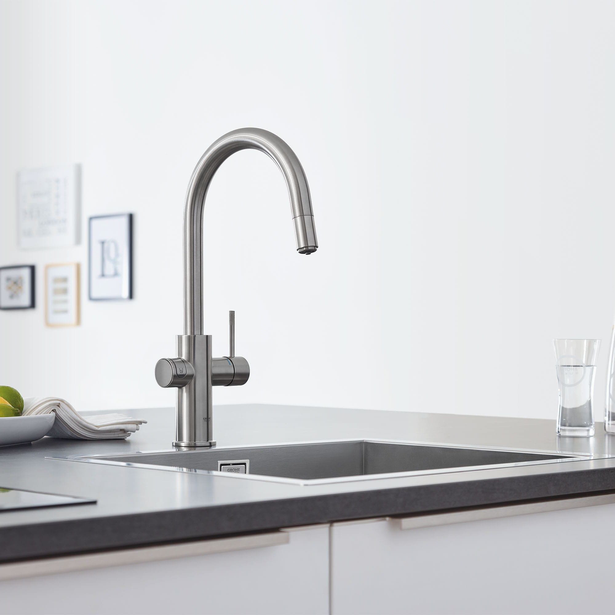 Ver weg geestelijke gezondheid Artefact Single-Handle Pull Down Kitchen Faucet Single Spray 1.75 GPM With Chilled &  Sparkling Water