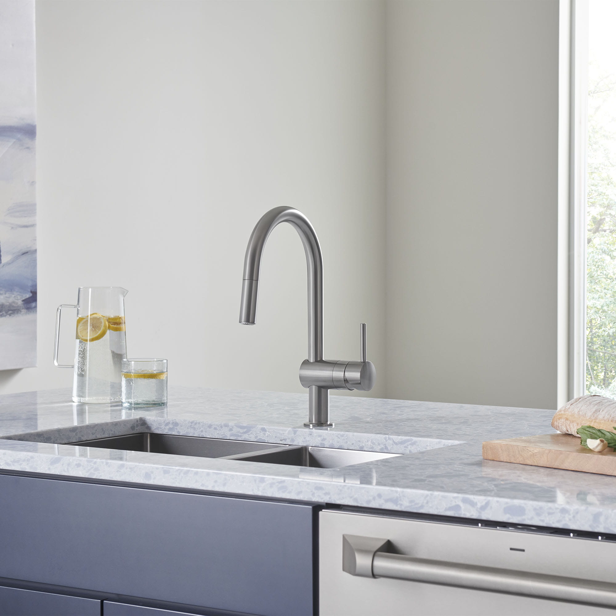 Bijdrage Stratford on Avon Kwijtschelding Minta Single-Handle Pull-Down Kitchen Faucet Dual Spray 1.75 GPM