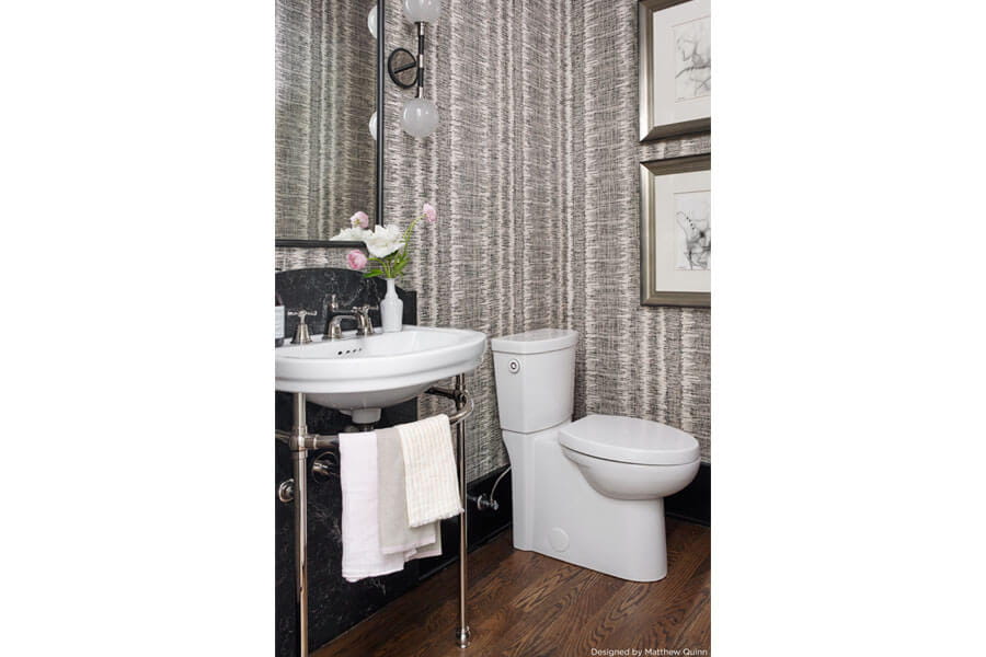 Lavabo console St. George et robinet de salle de bain à large entraxe Randall