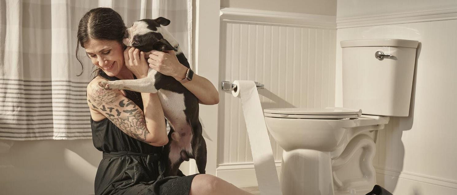 vormax plus toilet woman with dog