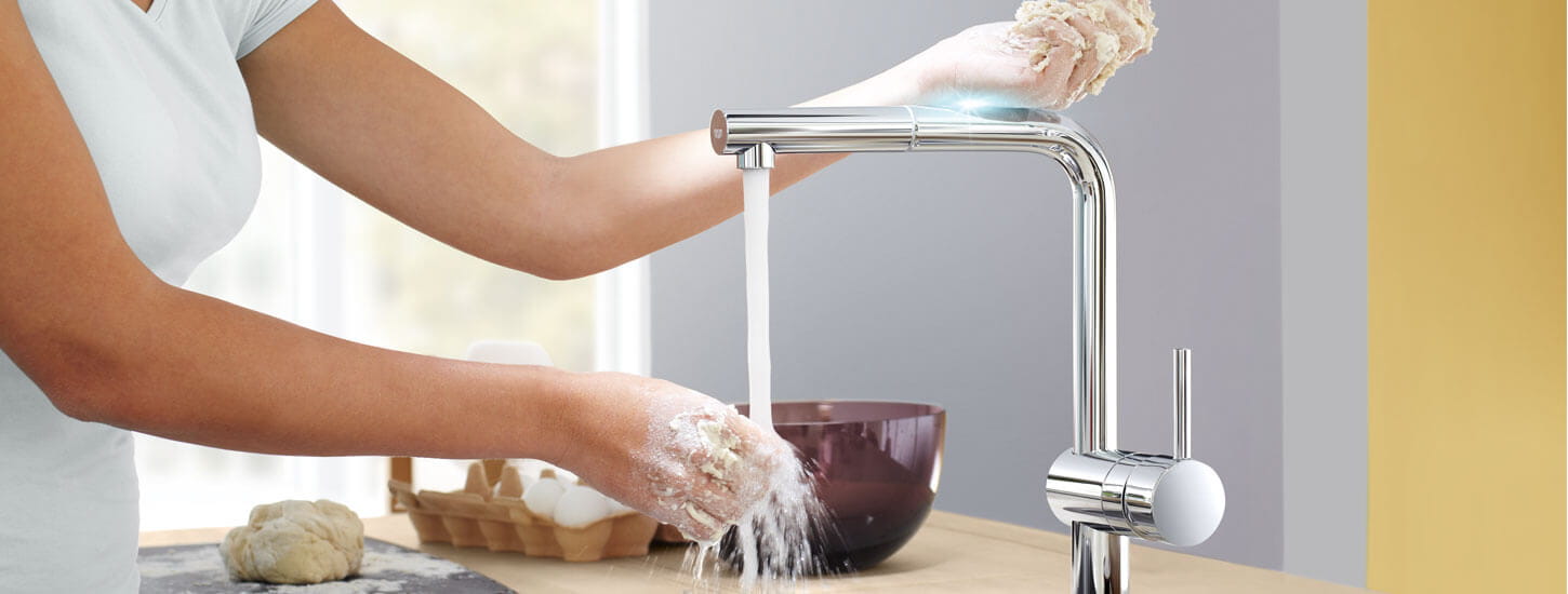 Grohe Minta Touch Electronic sink mixer with L Spout and pull-out mousseur