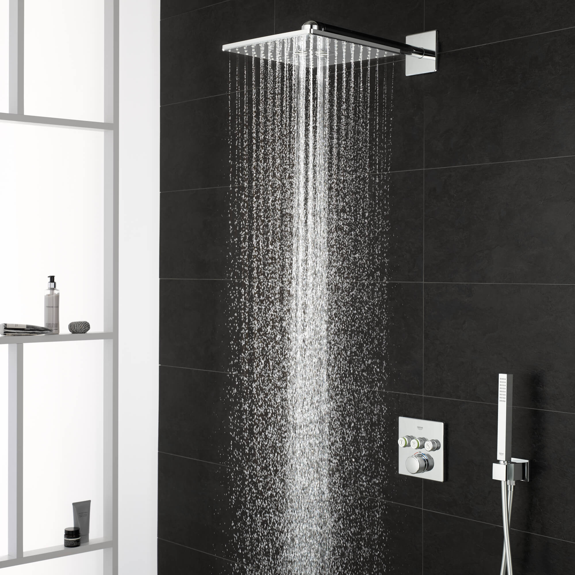 GROHE Smart Control Shower with water on