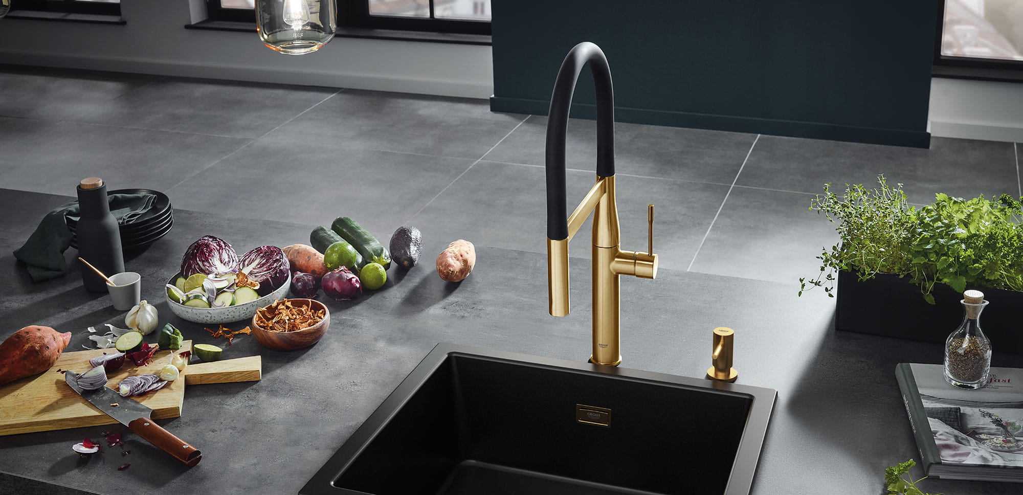 Essence Kitchen Faucet in Gold